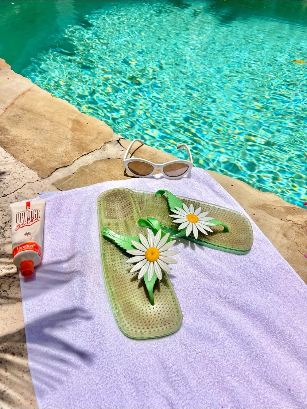 1970’s Vintage Daisy Flip Flop Sandals